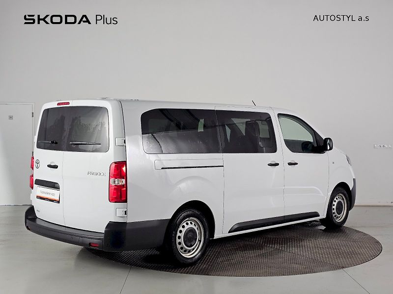 Toyota ProAce Verso (2024) 2.0D 106kW L2 COMBI 8MÍST - fotka 2 z 28