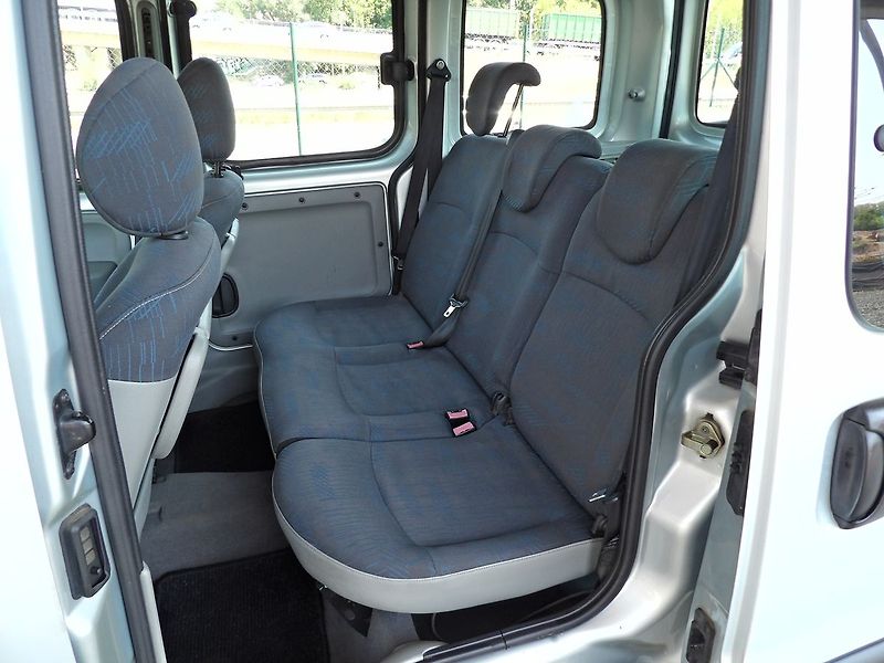 Renault Kangoo 1.2i 16v 55kW Klimatizace - fotka 16 z 28