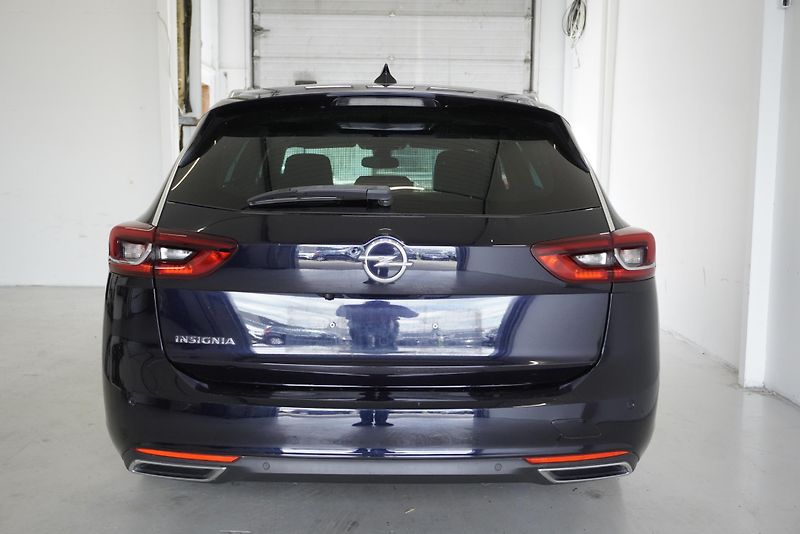 Opel Insignia 2,0T 154kW SPORTS TOURER 4X4 - fotka 6 z 32