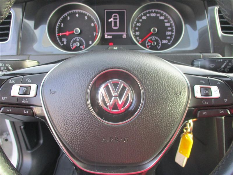 Volkswagen Golf 1,0 TSI,klima,Apple/Android - fotka 23 z 28
