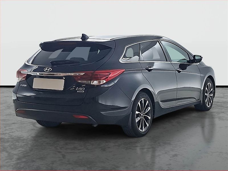 Hyundai i40 (2015) 1.7 CRDi, Navi, Xenony - fotka 5 z 15
