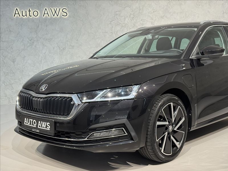 Škoda Octavia 1,4 TSi  iV DSG Style Virtual - fotka 5 z 49