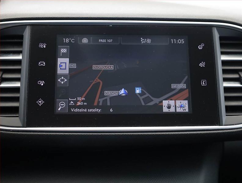 Peugeot 308 (2017) 1.6 BlueHDi, Tempomat - fotka 13 z 19