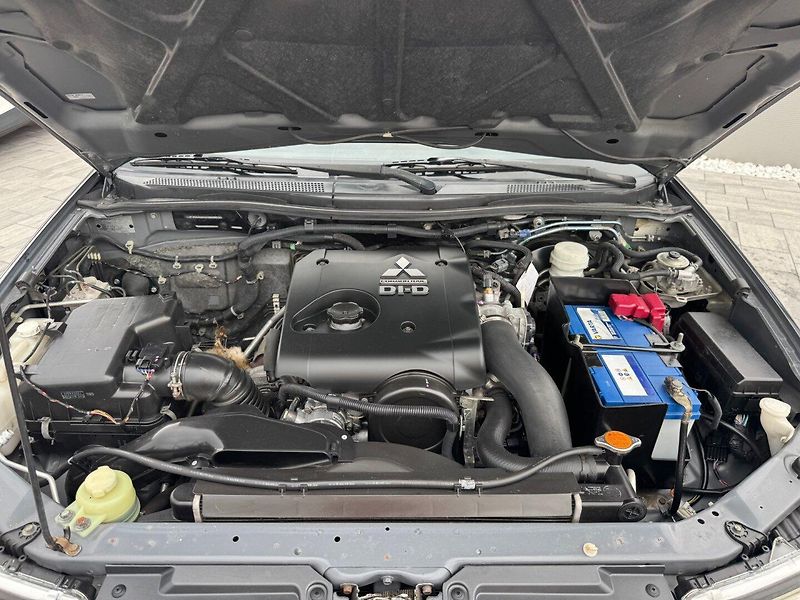 Mitsubishi L200 (2011) 2.5 DI-D 100KW 4WD HARDTOP - fotka 26 z 29