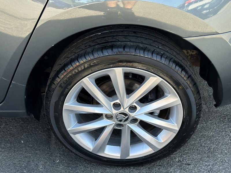 Škoda Rapid (2018) SPACEBACK* DSG *1.0TSI / 1.Maj - fotka 36 z 36