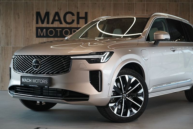 Volvo XC90 T8 PLUS Bright, Vzduch, 360° - fotka 2 z 50