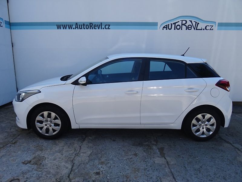 Hyundai i20 (2016) 1.2i,1maj,S.kniha,klima - fotka 6 z 21