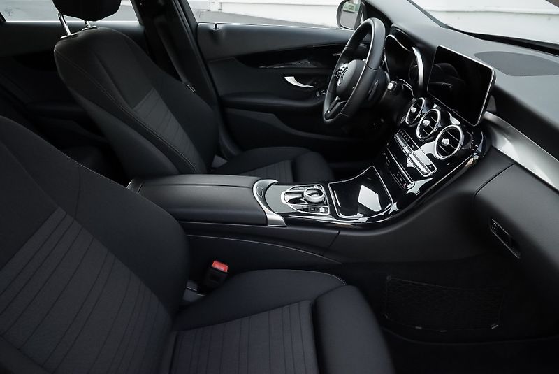 Mercedes-Benz Třídy C C 220CDi 4Matic Business - fotka 22 z 34