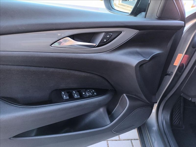 Opel Insignia 1,6 CDTI,81KW,SERVIS,LED,NAVI, - fotka 16 z 44