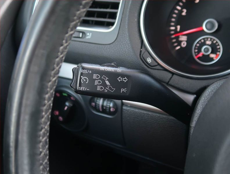 Audi A5 (2011) 2.0 TDI, Navi, Xenony - fotka 14 z 19