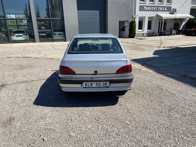 Peugeot 306 (1995) ST, 1.8 74kW, Automat - fotka 5 z 20