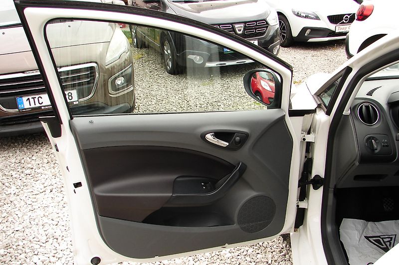 Seat Ibiza IV 1,4TDi 80PS EcoMotive KLIMA - fotka 18 z 32