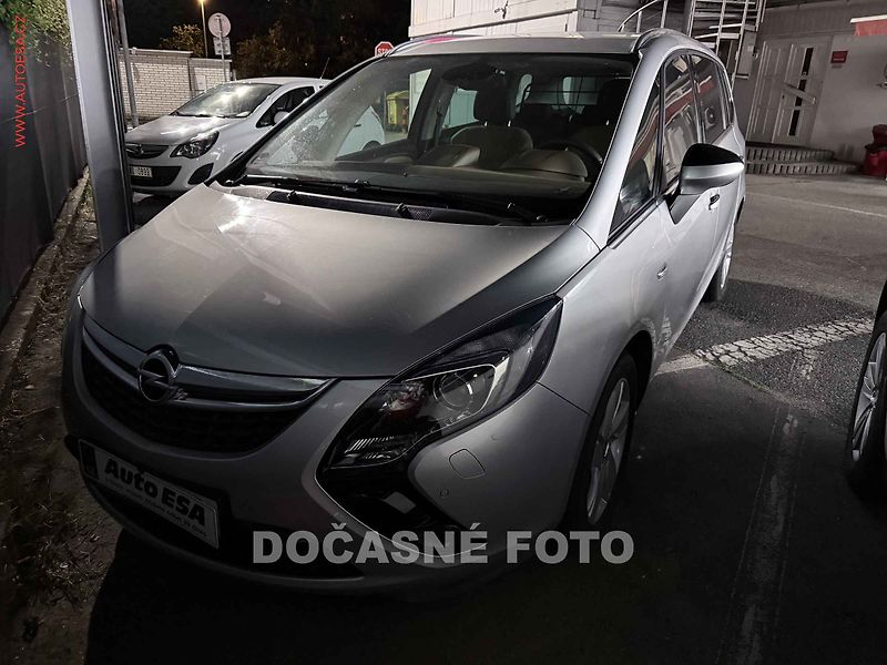 Opel Zafira (2014) 1.6., 1.maj, servis.kniha - fotka 1 z 3