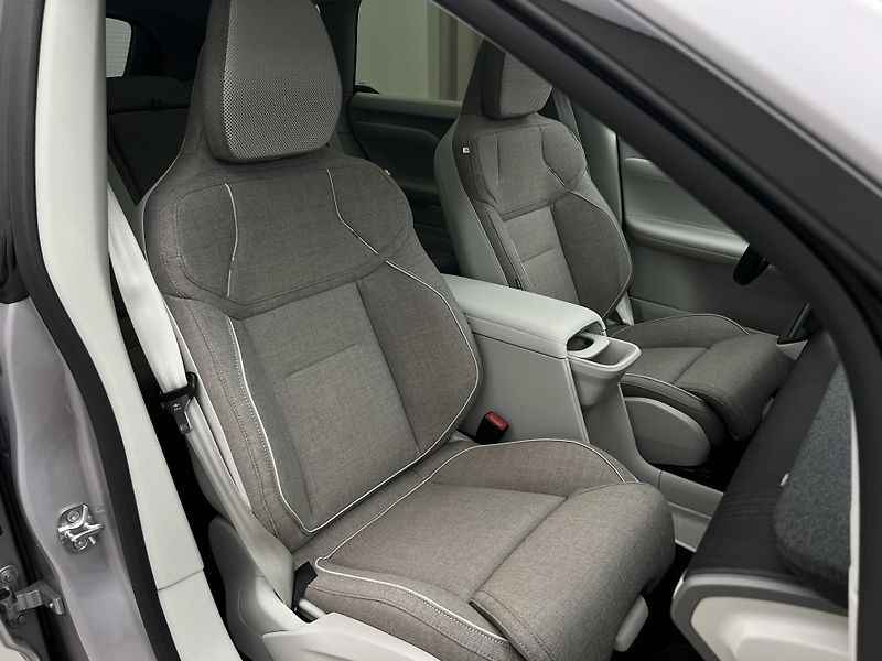Volvo EX60 (2026) P10 PURE ELECTRIC ULTRA TWIN - fotka 26 z 54