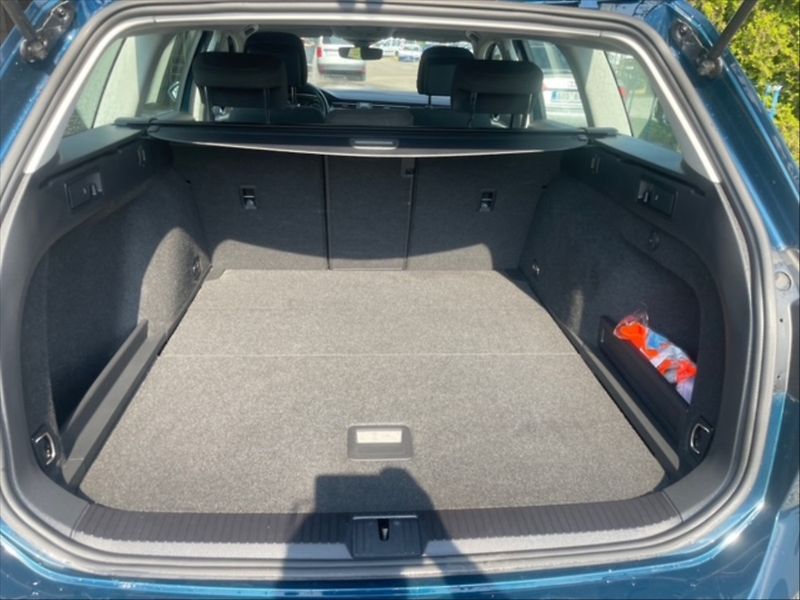 Volkswagen Passat 1,5 TSI Business AT - fotka 6 z 11