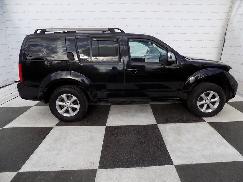 Nissan Pathfinder (2008) 2.5DCi/4x4/7.Míst/ - fotka 5 z 37