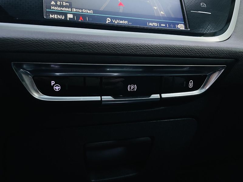 Citroën Grand C4 Picasso 2.0HDi MANUÁL 7MÍST KAMERY 360 - fotka 41 z 52