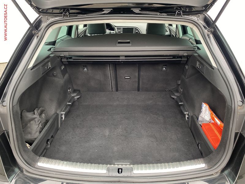 Seat Leon (2020) 2.0 TDi, Xcellence, DSG, LED - fotka 7 z 20