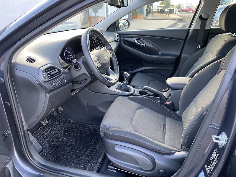 Hyundai i30 1.5TGDi, ČR-1m, Family Smart - fotka 10 z 33