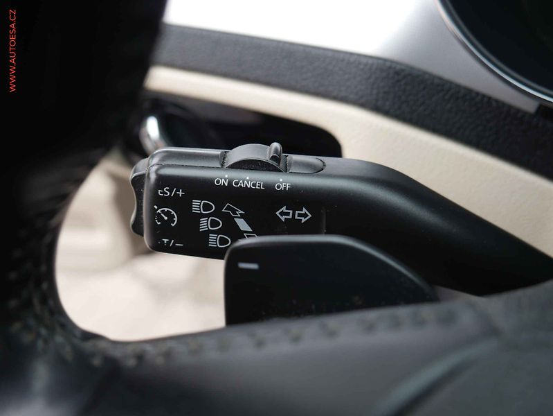Škoda Superb (2012) 2.0TDi, AT, autoAC - fotka 16 z 20