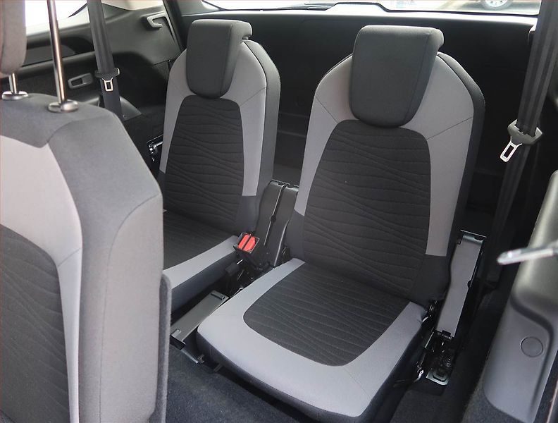 Citroën C4 Picasso (2015) 1.6 HDi, 7 míst, Serv.kniha - fotka 16 z 28