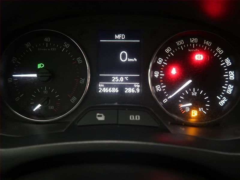Škoda Roomster (2010) Elegance 1.2 TSI, Serv.kniha - fotka 11 z 13