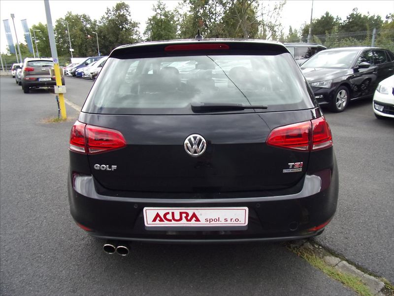 Volkswagen Golf 1,4 TSI Highline Webasto 103kW - fotka 4 z 31