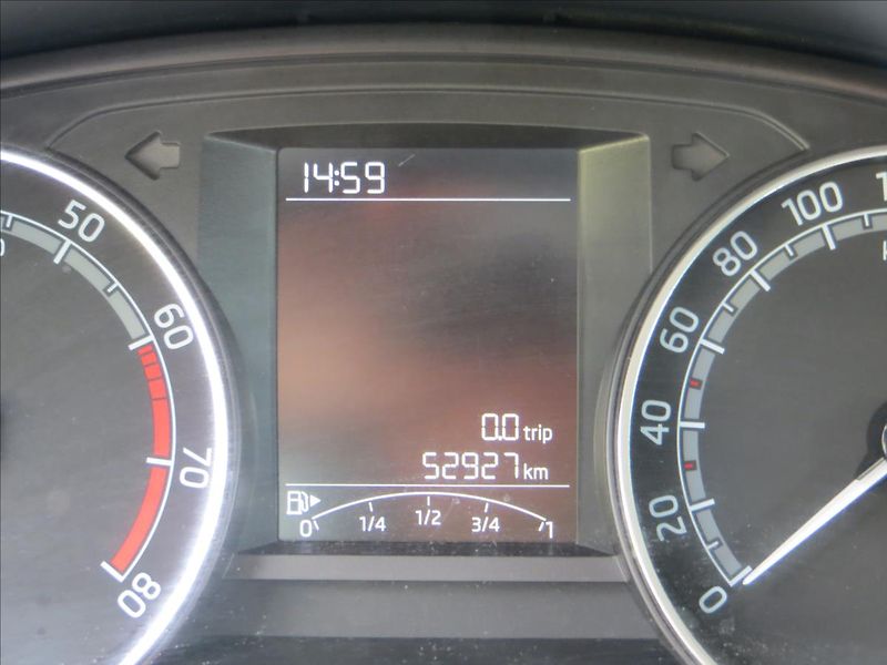 Škoda Fabia 1,0 TSI Ambition ČR - fotka 17 z 19