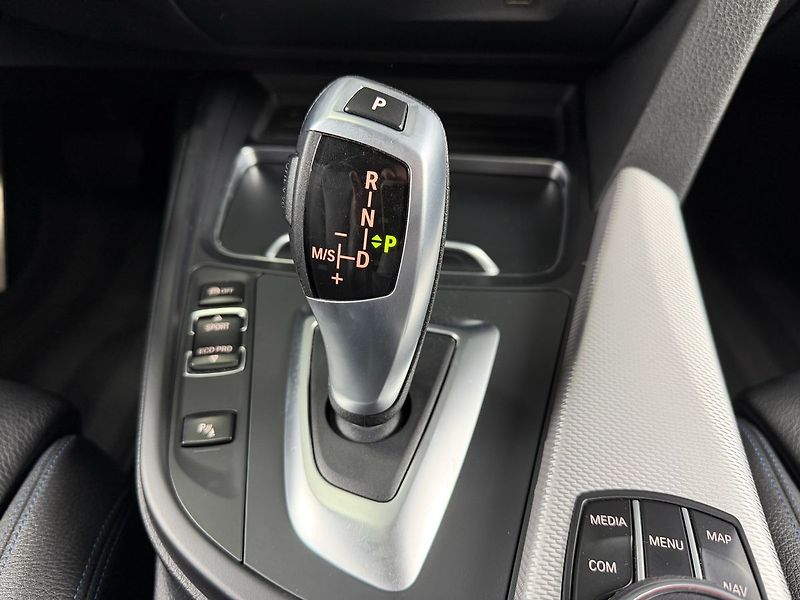 BMW Řada 3 320d GT xDrive M-PAKET, LED, A - fotka 24 z 28
