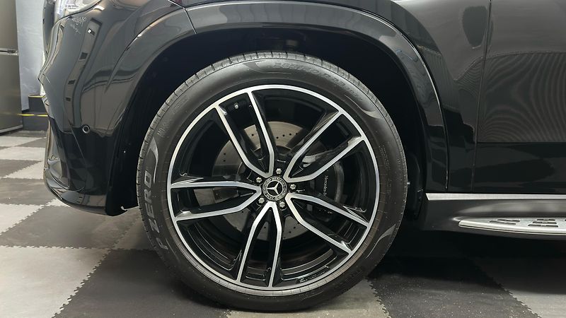 Mercedes-Benz GLS 450 d / 4 MATIC - fotka 12 z 69