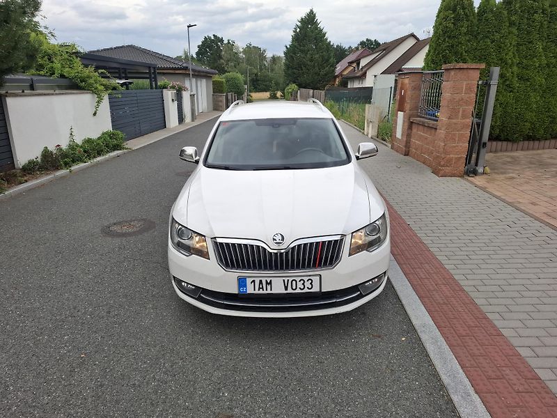 Škoda Superb (2013) 2.0 TDI, 10kW,xenon,facelift - fotka 6 z 15