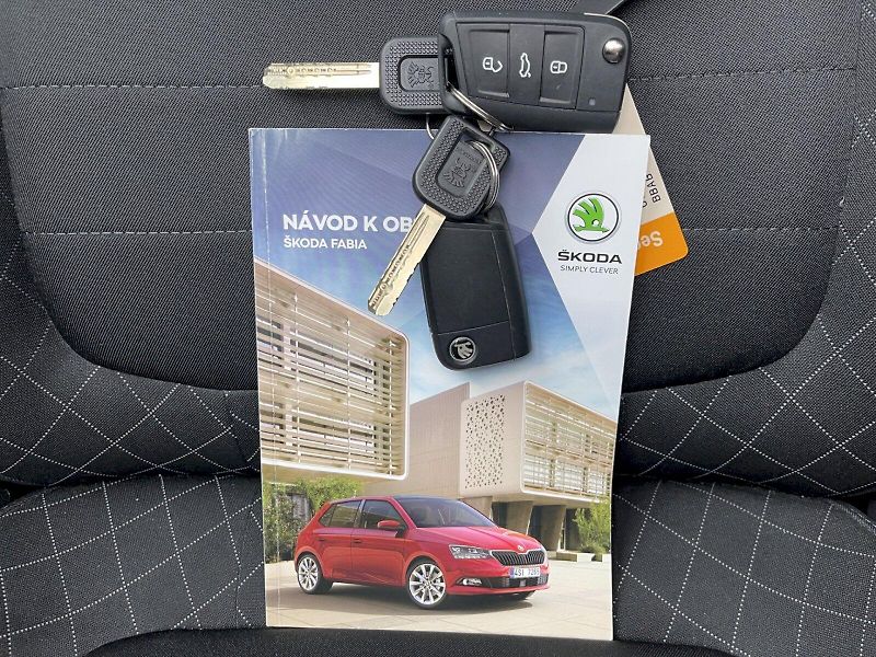 Škoda Fabia (2021) 1.0 TSI 70kW Ambition Plus Com - fotka 29 z 30