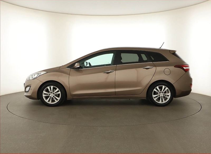 Hyundai i30 (2014) 1.6 CRDi, Navi, Tempomat - fotka 3 z 14