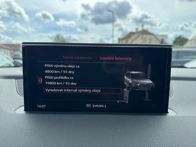 Audi Q7 (2016) 3.0TDi S-Line LED Bose Vzduch - fotka 16 z 50