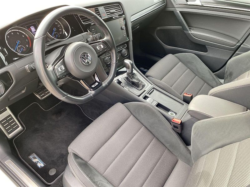 Volkswagen Golf (2019) 2.0 TSI DSG 4Motion R-Line - fotka 6 z 34