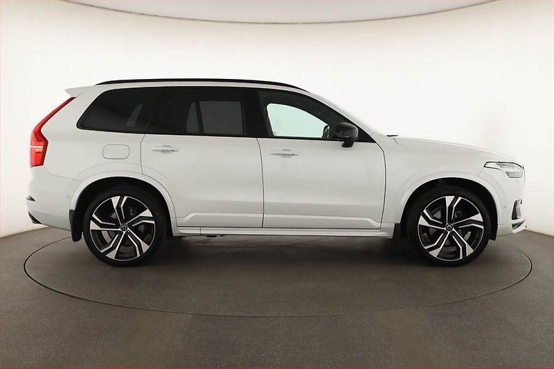 Volvo XC90 (2020) B6 AWD - fotka 6 z 31