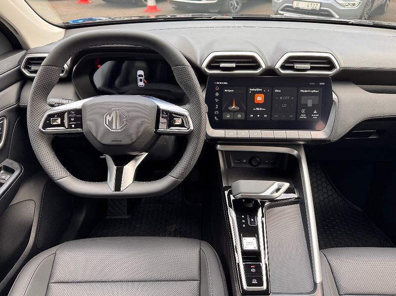 MG ZS (2026) 1,5l Hybrid + (197k) Exclusive - fotka 18 z 37