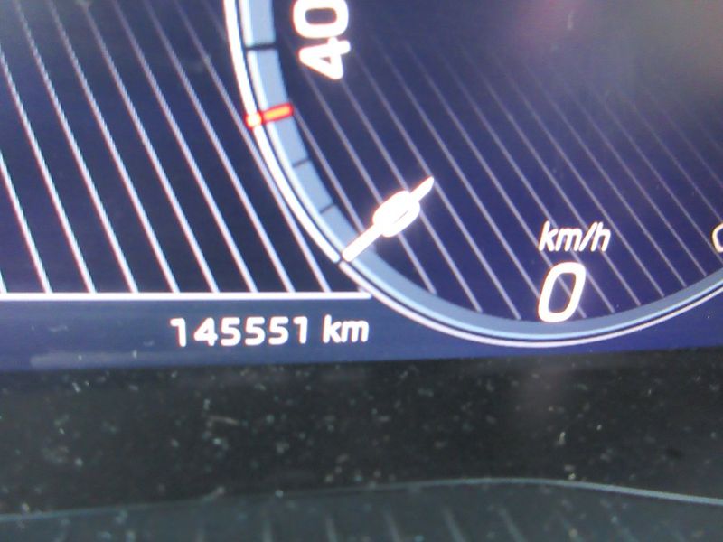Škoda Superb 2.0 TDI 110kW  Style DSG, tažn - fotka 14 z 20