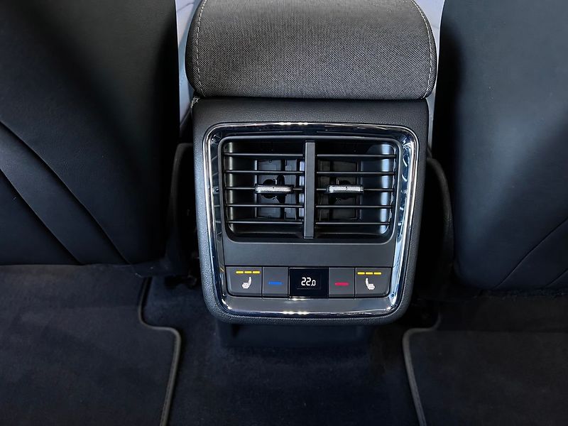 Škoda Enyaq iV 60 132 kW-TAŽNÉ-P.KAMERA - fotka 17 z 49