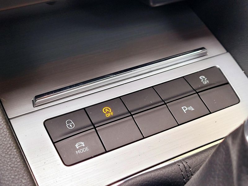 Škoda Octavia TDi 4x4 SERV.KNÍŽKA,CEBIA    - fotka 53 z 61