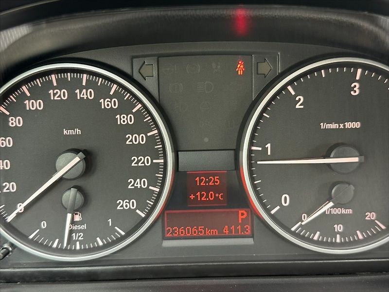 BMW Řada 3 2,0 D 130kW-AUTOMAT - fotka 20 z 38