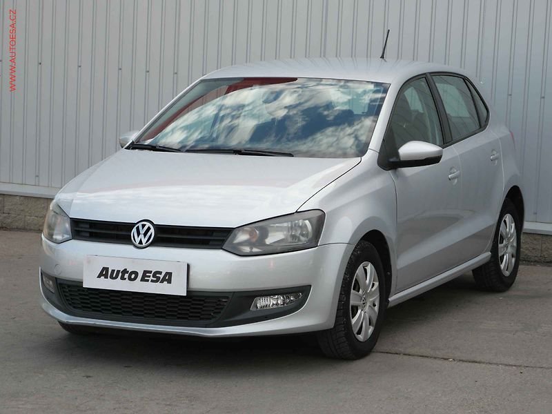 Volkswagen Polo (2013) 1.2i, servis.kniha, AC - fotka 3 z 14