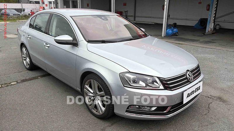 Volkswagen Passat (2013) 2.0TDi, ČR, Bixen, kůže, TZ - fotka 1 z 3