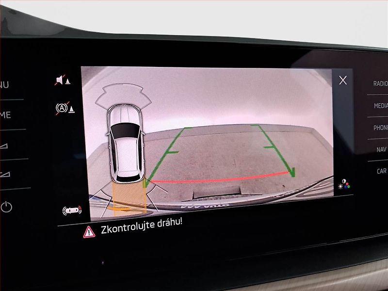 Škoda Kamiq (2020) 1.6 TDI, Navi, Tempomat - fotka 15 z 20