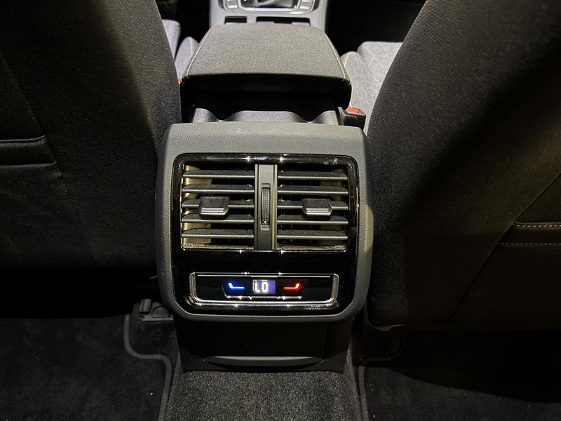 Volkswagen Passat Variant (2022) VW Passat B8 2.0 TDI DPH - fotka 6 z 15