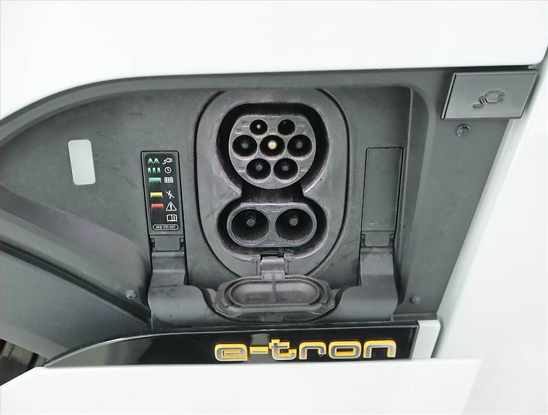 Audi e-tron (2020) 50 quattro, SoH 87% - fotka 19 z 19
