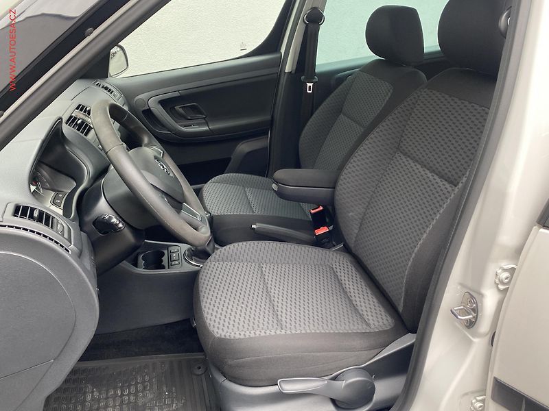 Škoda Roomster (2014) 1.2 TSi, Ambition - fotka 9 z 15