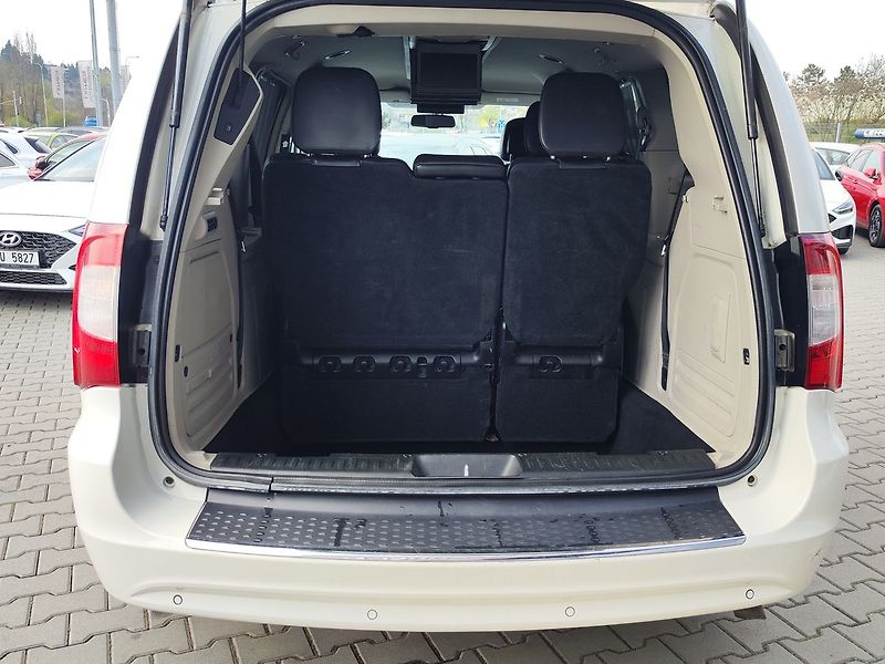 Lancia Voyager 2.8 CRD/120kW 7.Míst ČR - fotka 9 z 36