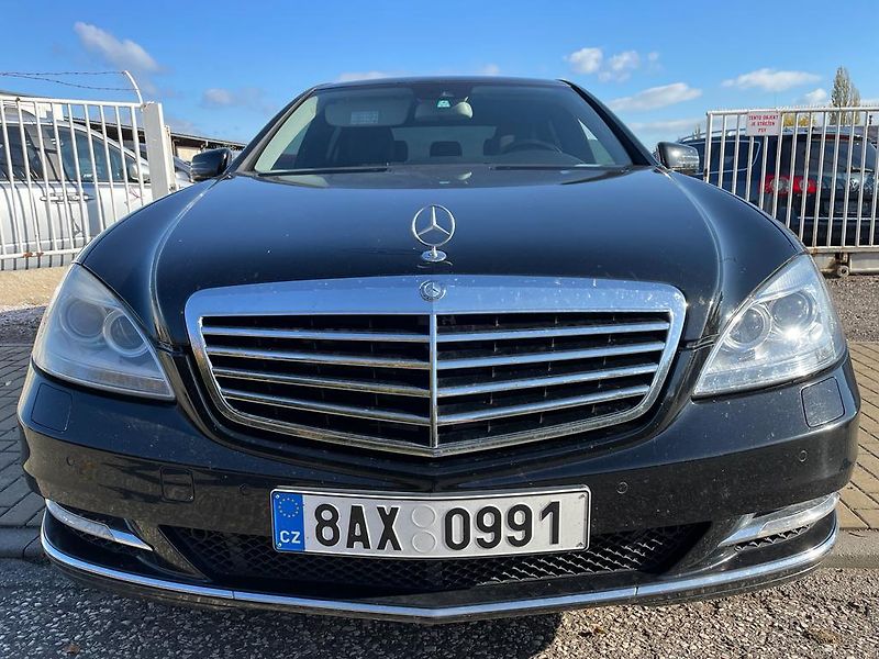 Mercedes-Benz Třídy S (2009) 350 CDI Long 4 matic! - fotka 2 z 64