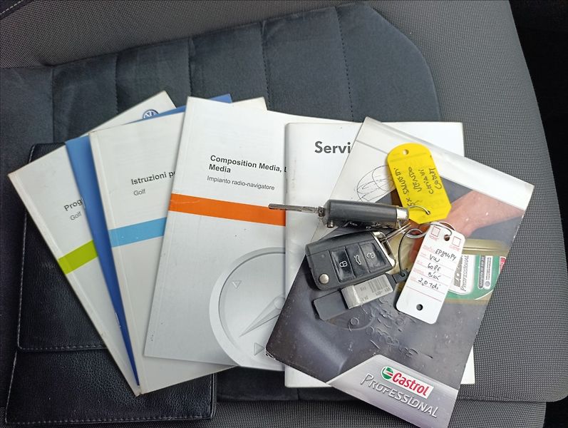 Volkswagen Golf 2,0 TDi DSG Aut.Klima Tempomat - fotka 31 z 41